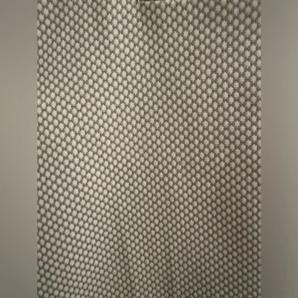 Banana Republic Sloan Fit Crop 00Petite Pants with Diamond Jacquard Pattern - Picture 4 of 4